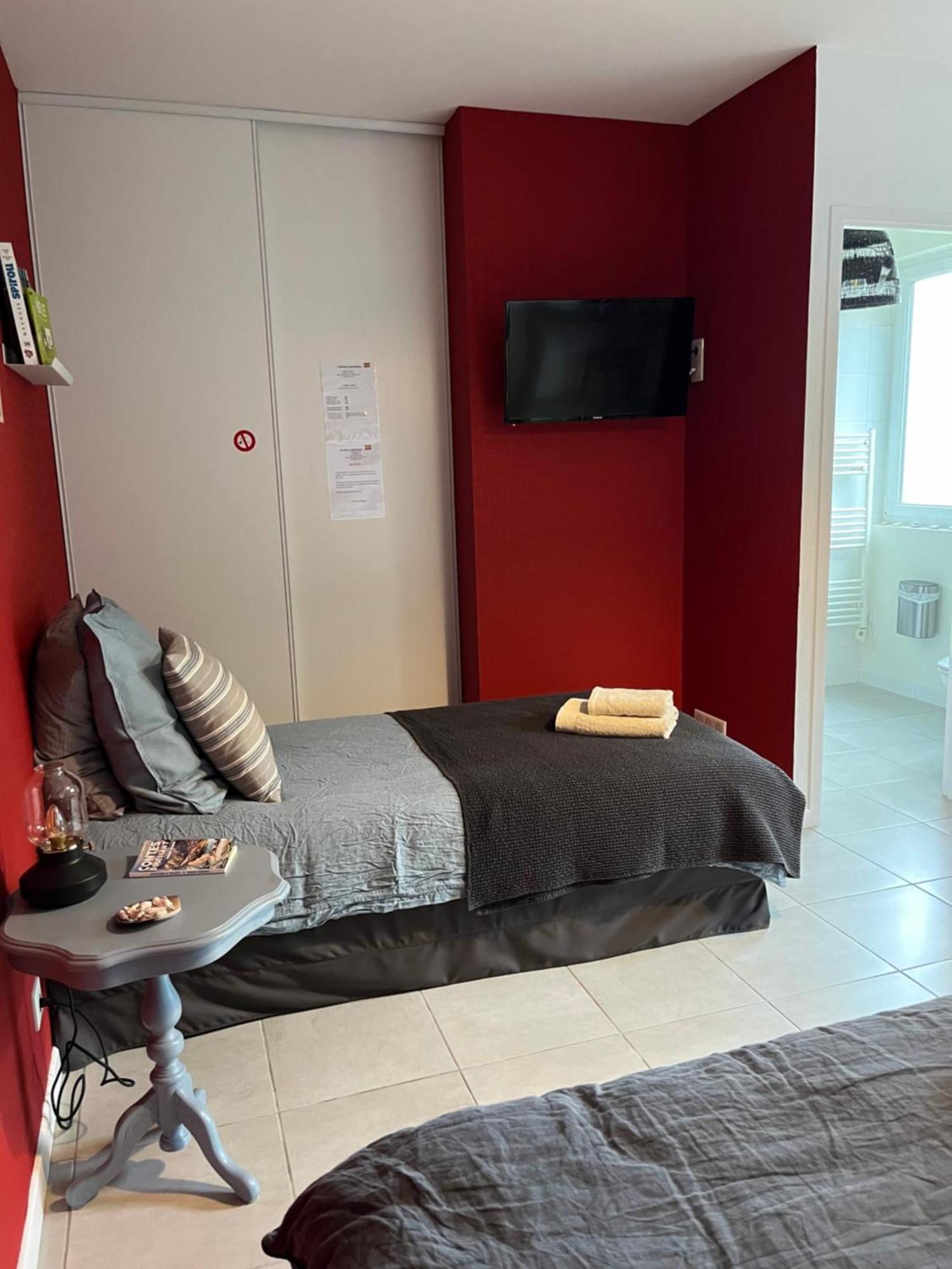 L'Atelier De Mezareun Bed and Breakfast Ushant Buitenkant foto