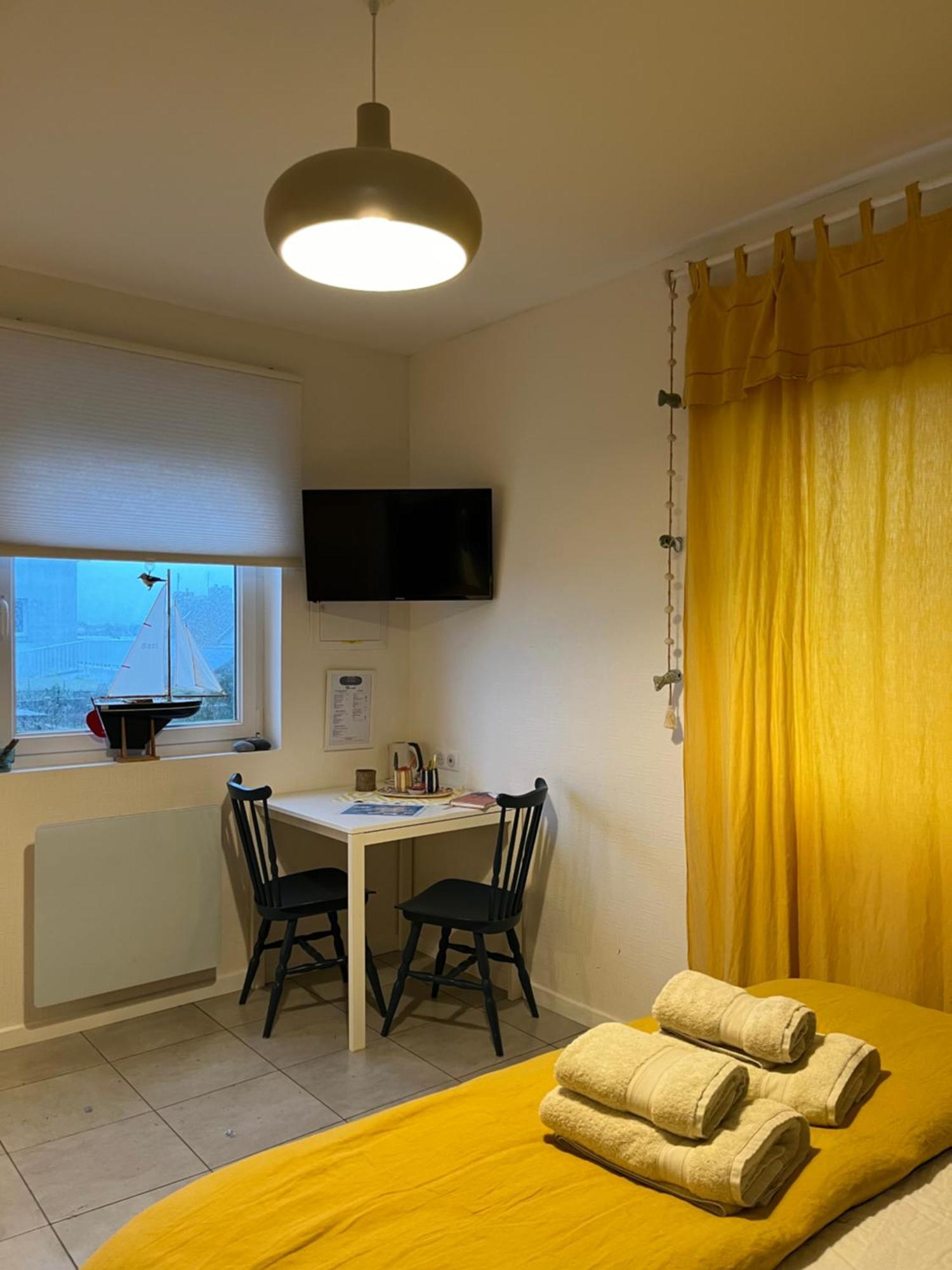 L'Atelier De Mezareun Bed and Breakfast Ushant Buitenkant foto