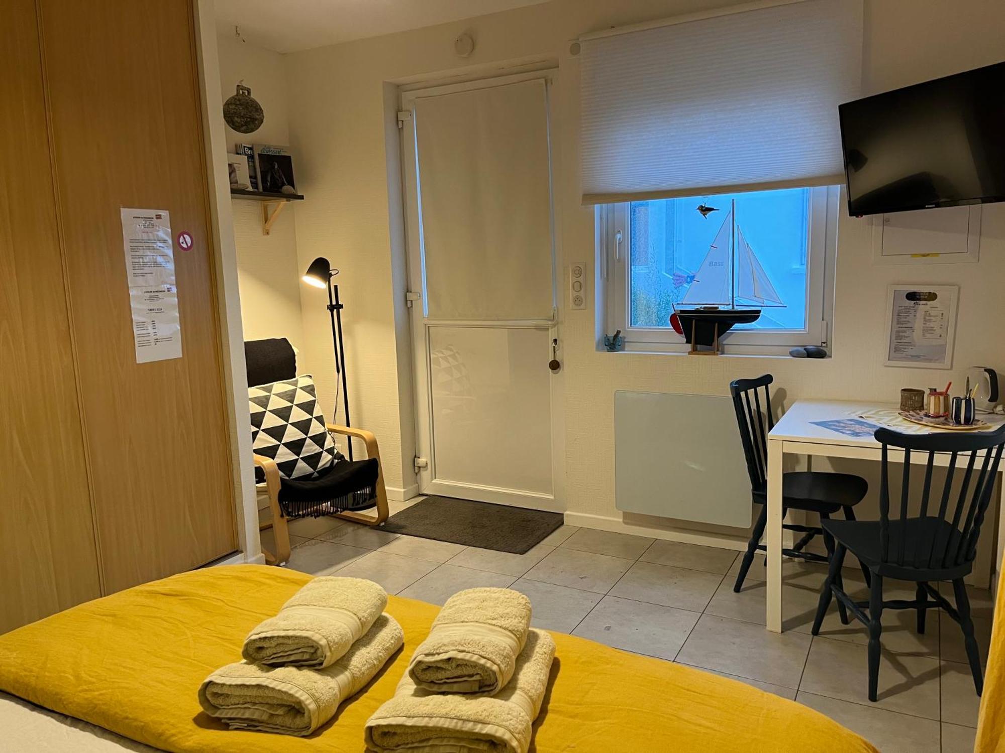 L'Atelier De Mezareun Bed and Breakfast Ushant Buitenkant foto